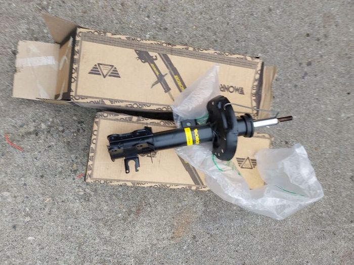 NEW Monroe shocks (Set )