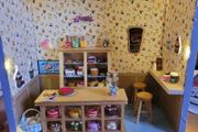 Diorama / Room box / Miniature scene coffee shop / bakery