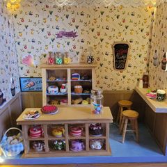 Diorama / Room box / Miniature scene coffee shop / bakery