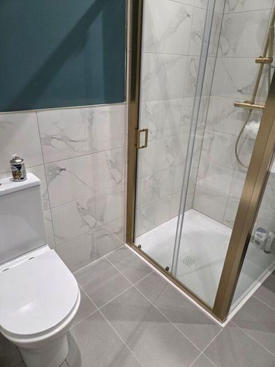shower enclosure
