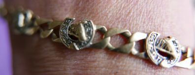 Vintage 9c 375 Solid Yellow Gold Solid Diamonds Cut Horse Shoe with Horses Head Link Bracelet L-6" 8,8 g