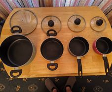 Pots and pans set