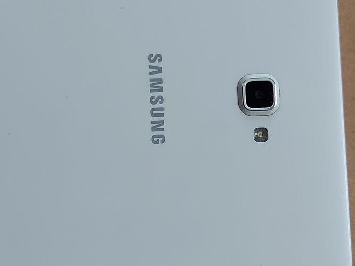 Samsung Galaxy Tab A6, Model SM-T580, FRP Google Locked, Scratches-cracks on display, but touchscreen works fine