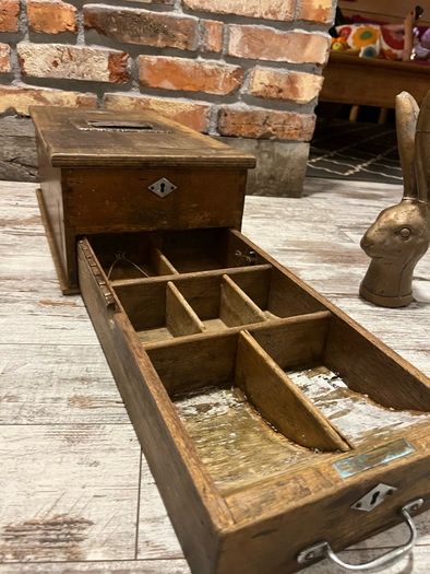 vintage cash register