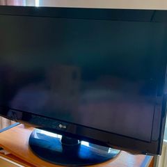 LG 37inch HD TV in Black