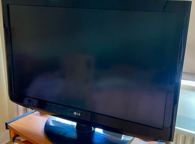 LG 37inch HD TV in Black