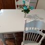Kitchen table and 4 matching chairs Image 9