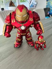 Marvel's Hulkbuster And Iron Man Action Figure Set