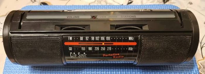 2000 Radio Clip Sonic, working perfect.