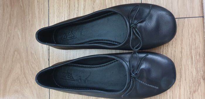 New Zara leather girl's flat shoes size 35