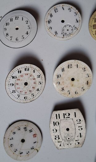 Selection of 32 Vintage Wrist & Fob Watch Dials