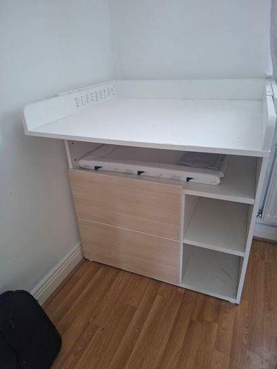 Bahy changing Unit with drawers from Ikea