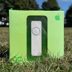 Apple iPod Shuffle 1st Gen 1GB - NEW Complete in Box (NOS Collector)