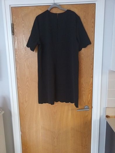 H&M Black Dress.. S. L - 16.   B.N.W.T