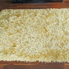 yellow rug