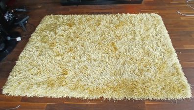 yellow rug