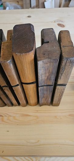Mathieson plough plane and 17 moulding planes