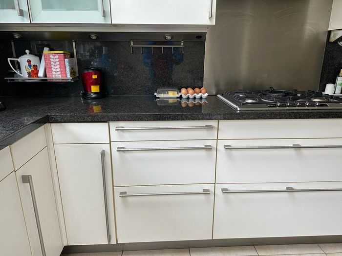SieMatic Kitchen with Granite Worktops and Appliances
