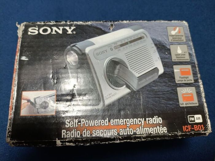 Sony ICF-B01 FM/AM Self Powered Emergency Radio Power Generator Flashlight LED