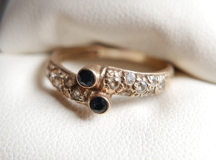 Vintage Solid 9ct Yellow Gold 375, Sapphire Ring - size P - 2,2g