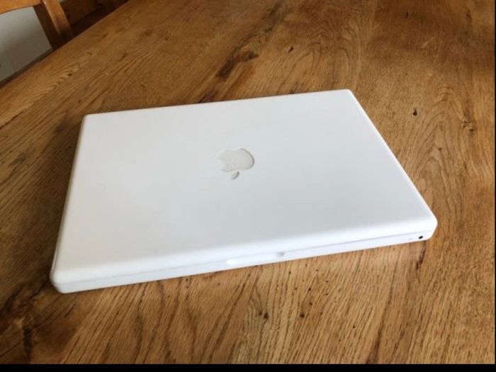 macbook late 2008