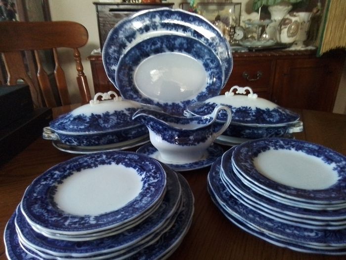 W T Copeland & Sons Blue/White Dinner Set