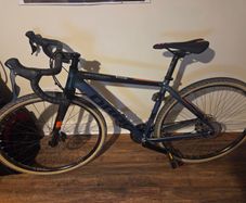 Airtracks Sterrato 5.0 Gravel Bike Excellent Condition
