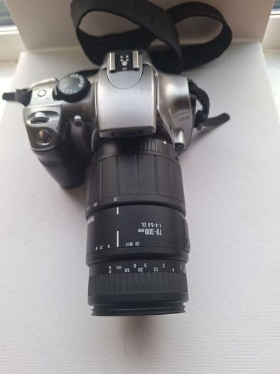 Canon EOS 300D digital SLR camera