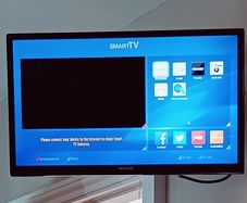 Hitachi 24" Smart TV (24HB1T65U) + Full Swivel & Tilt Wall Mount