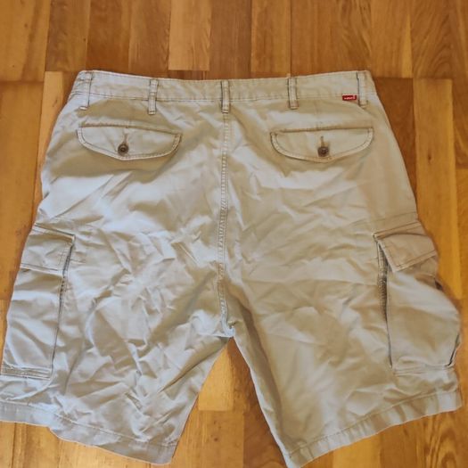 Levis Cargo Shorts (W38)