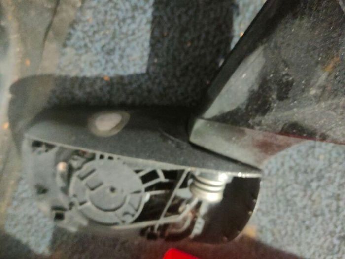 Corolla Verso P/S Door mirror.