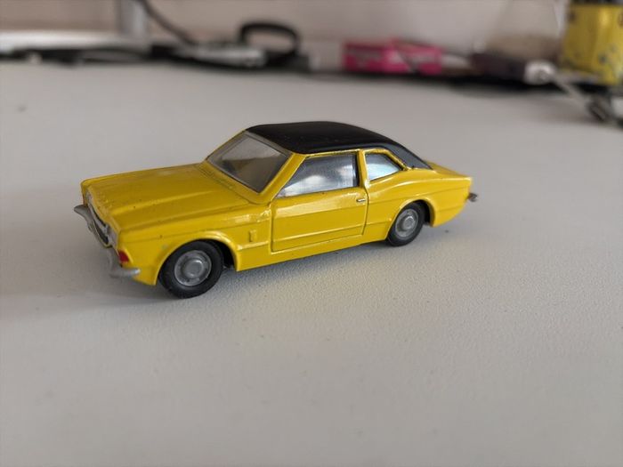 Corgi Ford Cortina