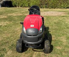 Ride on lawnmower