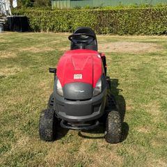 Ride on lawnmower