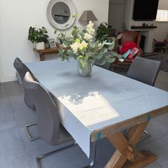 dining room chairs x 4