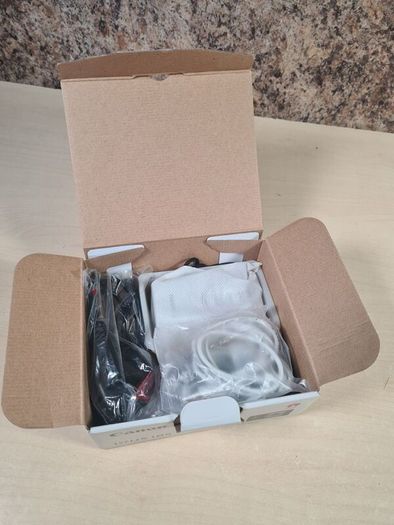 Canon Ixus 185 Digital Camera 20mp Mega Pixels Boxed With Charger And Memory Card Like New