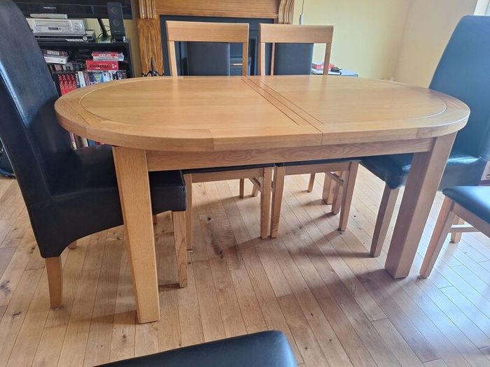 Extendable Dining Table and Six Chairs