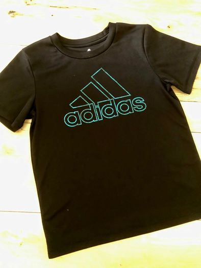 Adidas T-shirt size 6 years old