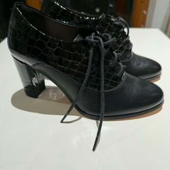 Women's black heels