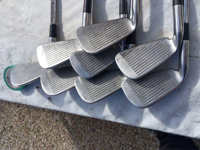 Lynx golf irons. Right handed clubs.
