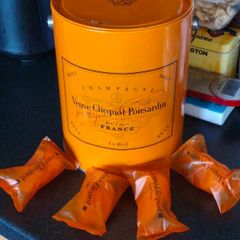 Rare collectable Veuve Clicquot champagne Paint tin collectable ice bucket with 4 unopened champagne bottle glasses