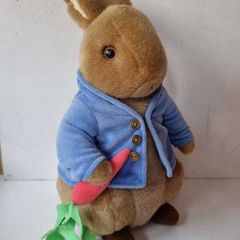 VINTAGE Peter Rabbit 100 years Commemorative Collectors  Toy