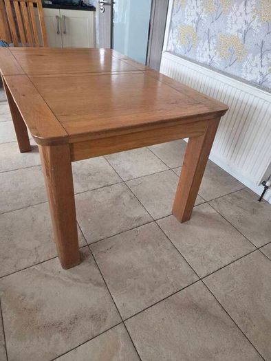 Dining Table & 6 Chairs