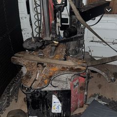 Two tyre machine and balancers