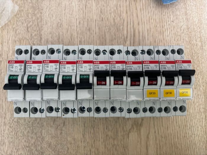 Abb Sn201 D16 & C16 Mcbs  16a 1pn 7 Brand New D16
