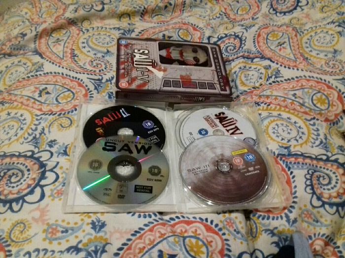 Saw I-V collectors edition