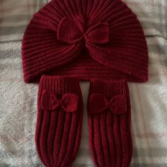 Girls hat and gloves