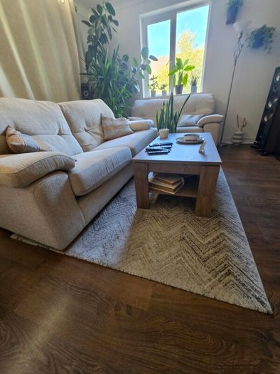 high quality rug 220cm x 160cm