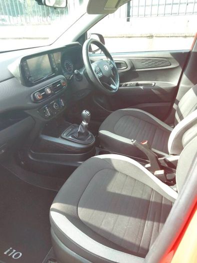 Hyundai i10 Deluxe Plus TwoTone