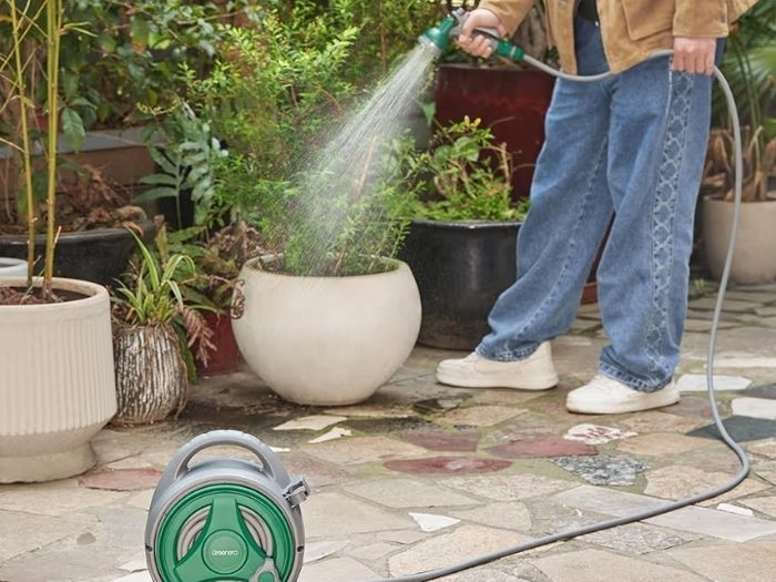 12m Water Pipe +2m Leader Hose, Hose Pipe Reel with 8 Adjustable Spray Gun Nozzles, Manual Retractable Garden Water Hose Reel,Outdoor Hose Reel Set for Garden Patios,Balconies